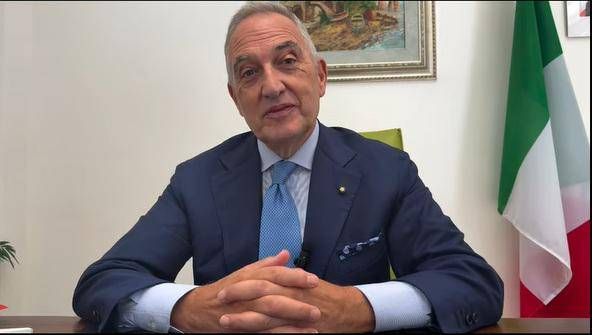 Burioni approda su Substack, Vaia: “Manca voce, cresce la disinformazione”