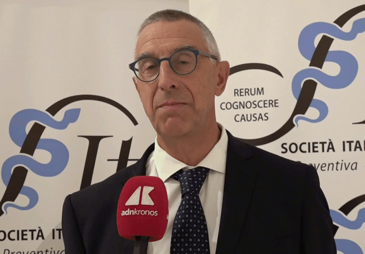 Vaccini, l’igienista Gabutti sottolinea l’importanza di aumentare le coperture per combattere la resistenza batterica