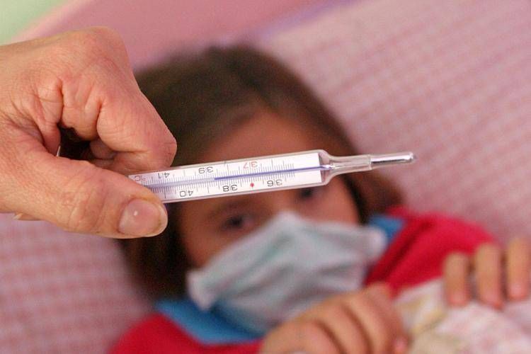 Influenza, il pediatra avverte: “I bambini tra i più colpiti, virus insidioso”